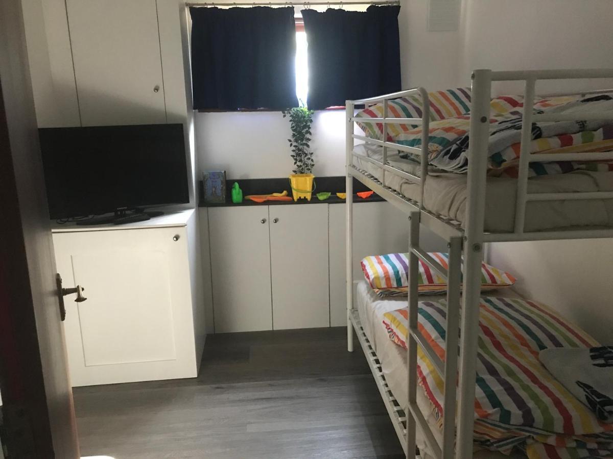 Lovely 3 Bed Ground Floor Flat With Free Parking スワネージ エクステリア 写真